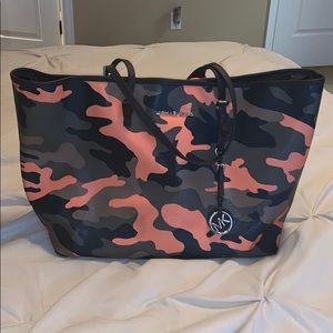 Camo Michael Kors LRG tote